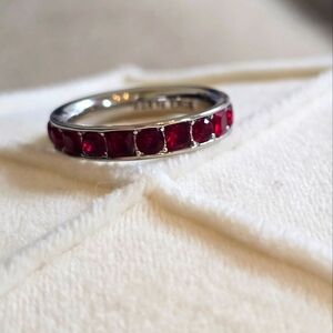 Elegant Bomb Party Silver and Red Gemstone Ring